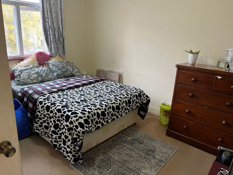 Room Cedars Road in Maidenhead
