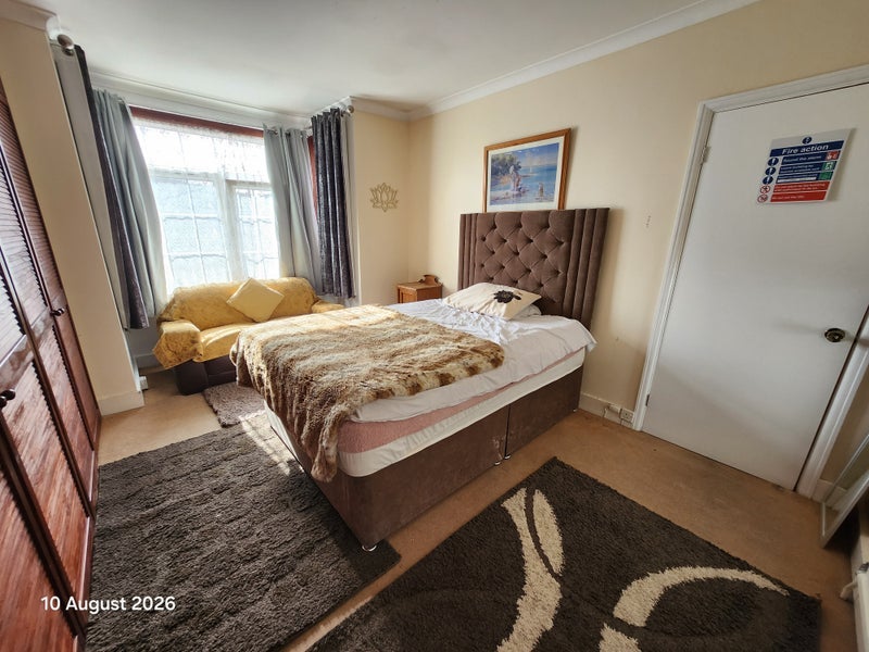 Room Cedars Road in Maidenhead