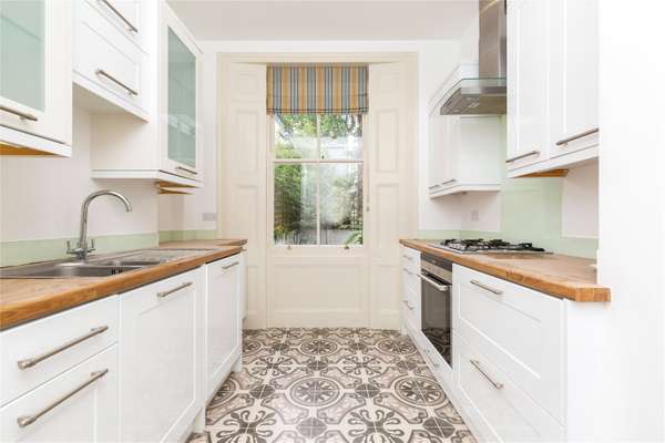 Flat Hawes Street in Greater London