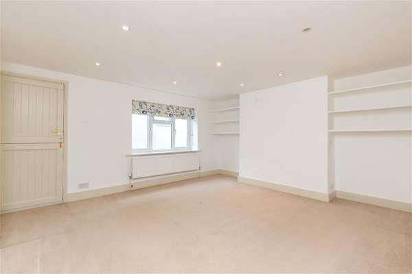 Flat Hawes Street in Greater London