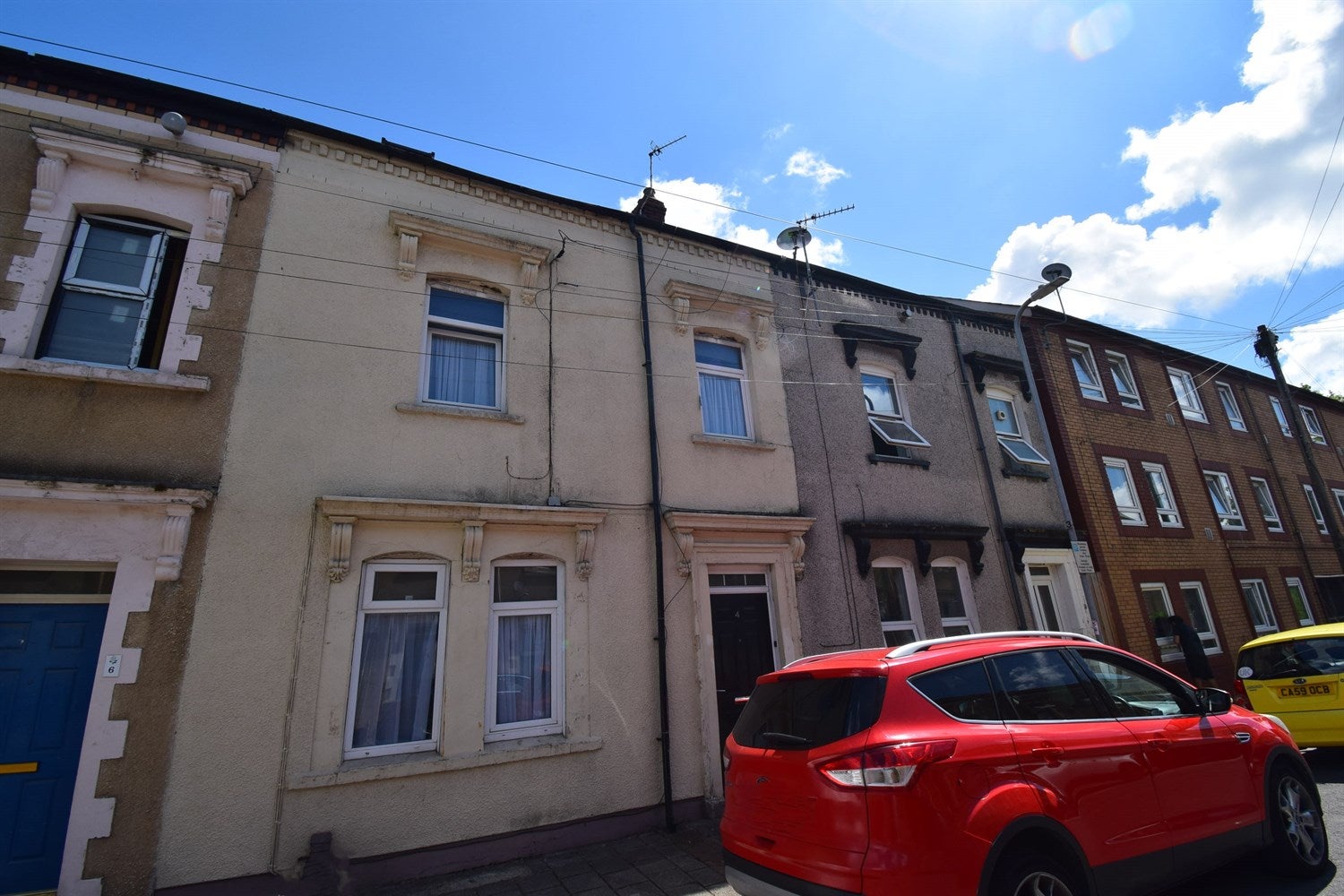 Flat North Luton Place in Cardiff