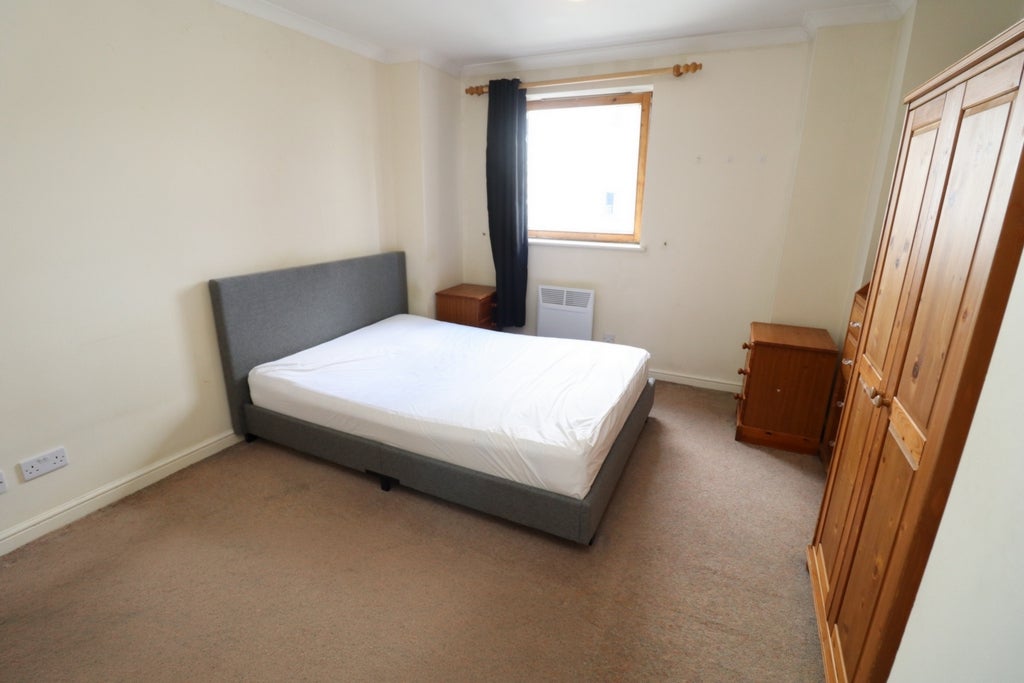 Room Globe Road in Greater London