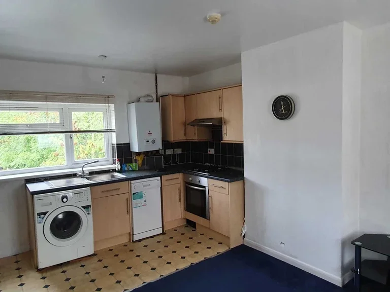 Flat Uxbridge Road in Greater London