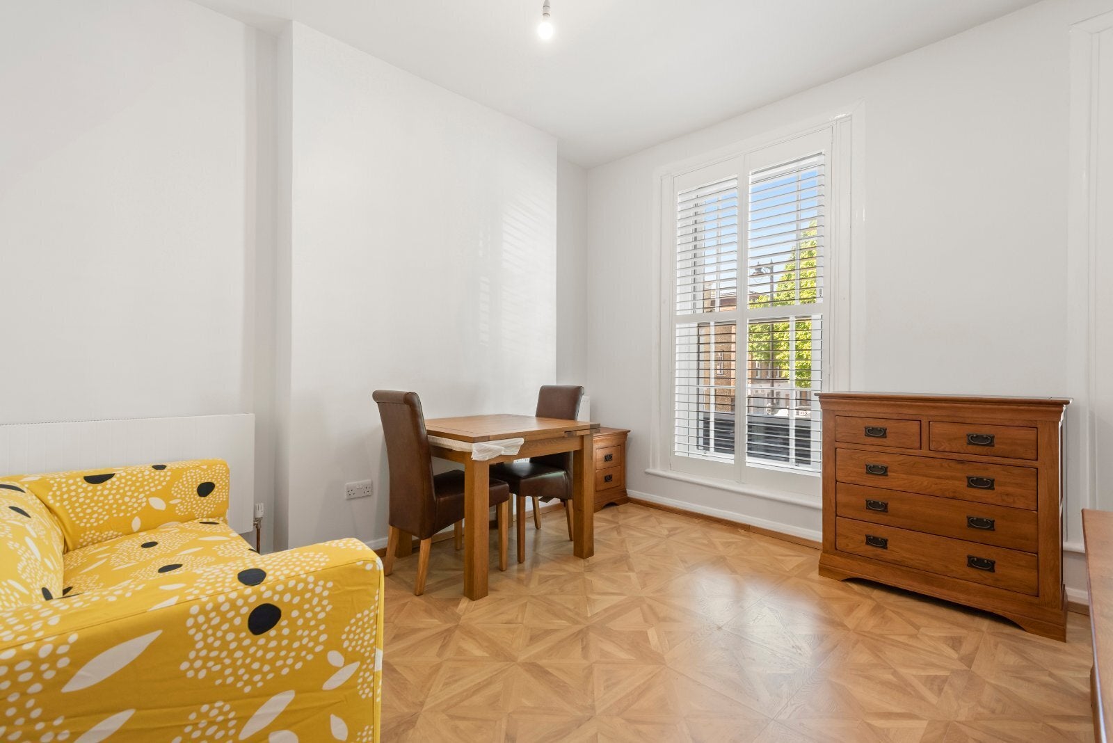 Flat Offord Road in Greater London