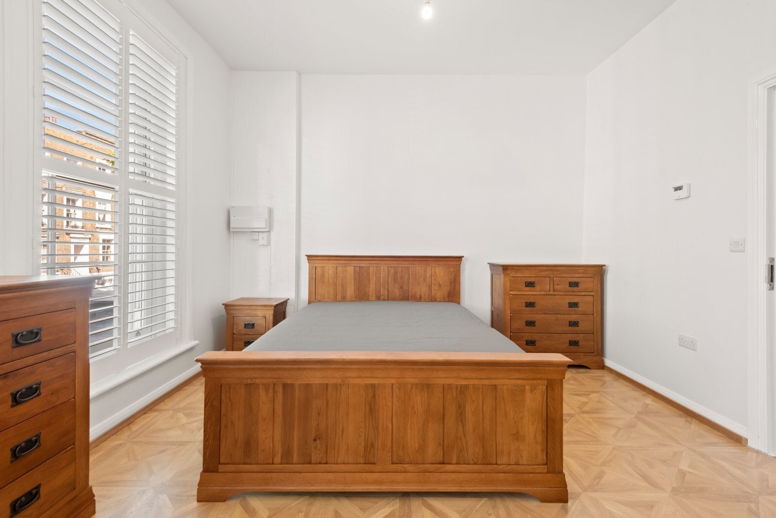 Flat Offord Road in Greater London
