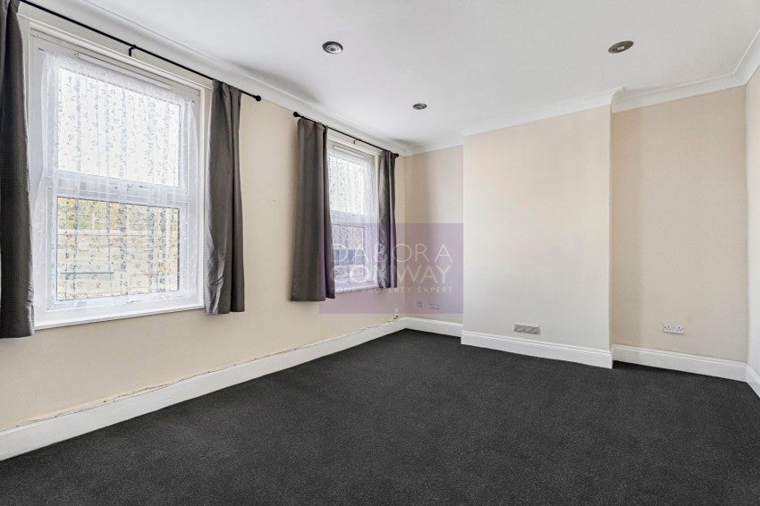 Flat Sebert Road in Greater London