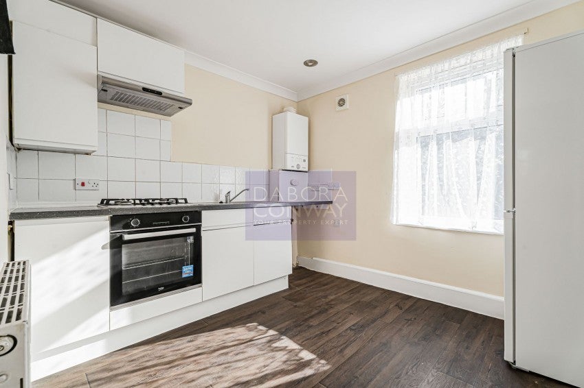Flat Sebert Road in Greater London