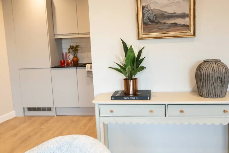 Flat Mount Stuart Square in Cardiff