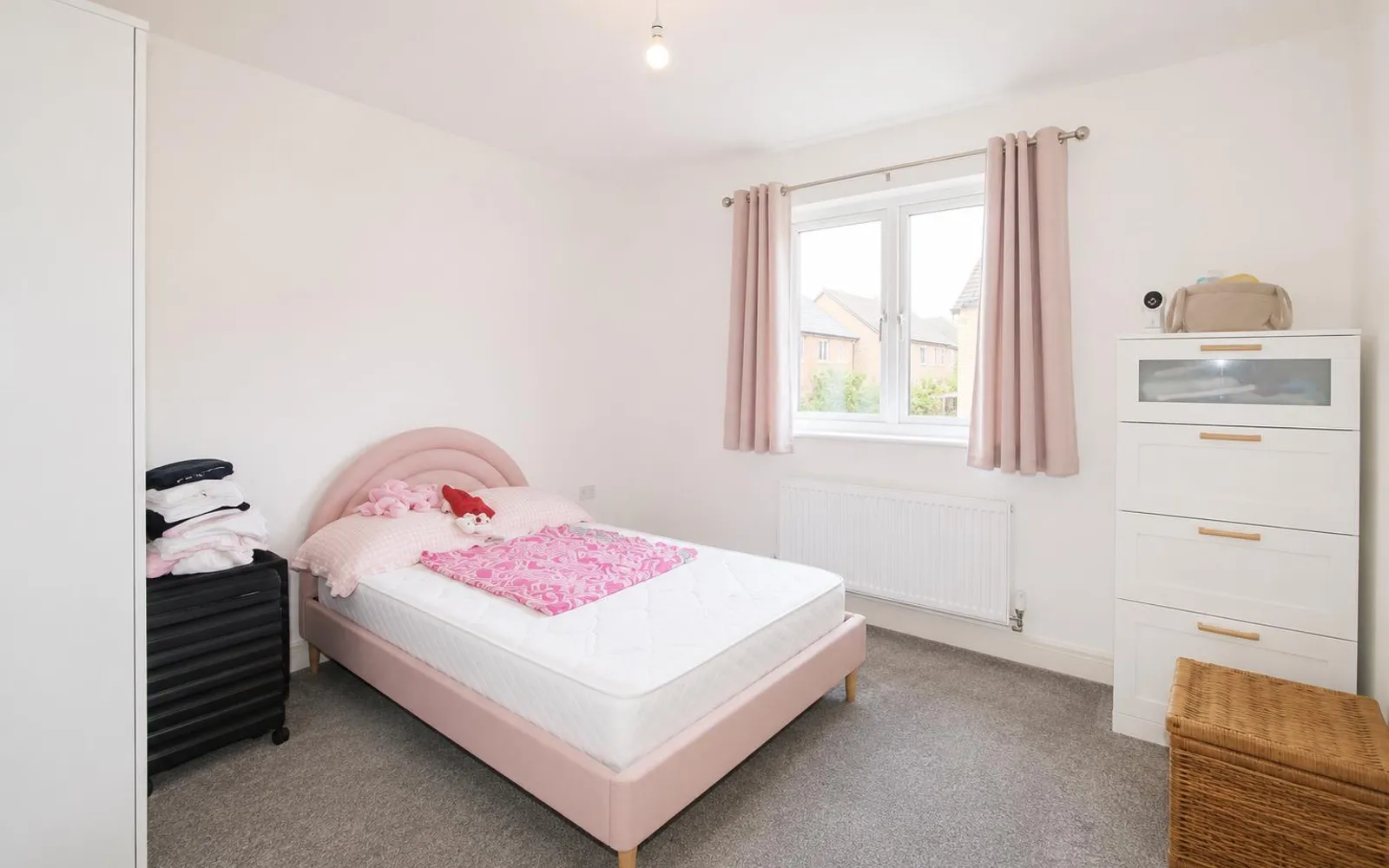House Willowbank Close in Hinckley and Bosworth