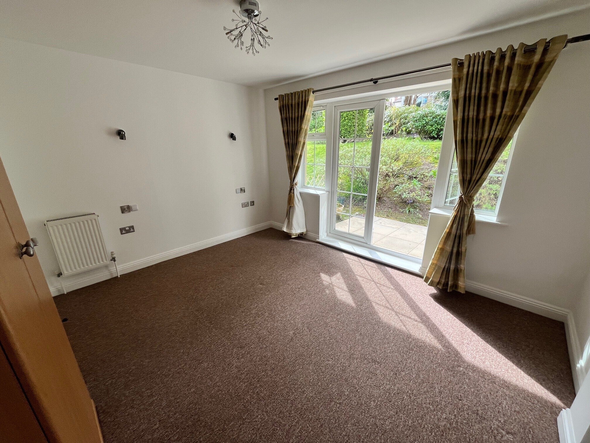 Flat Penn Hill Avenue in Poole
