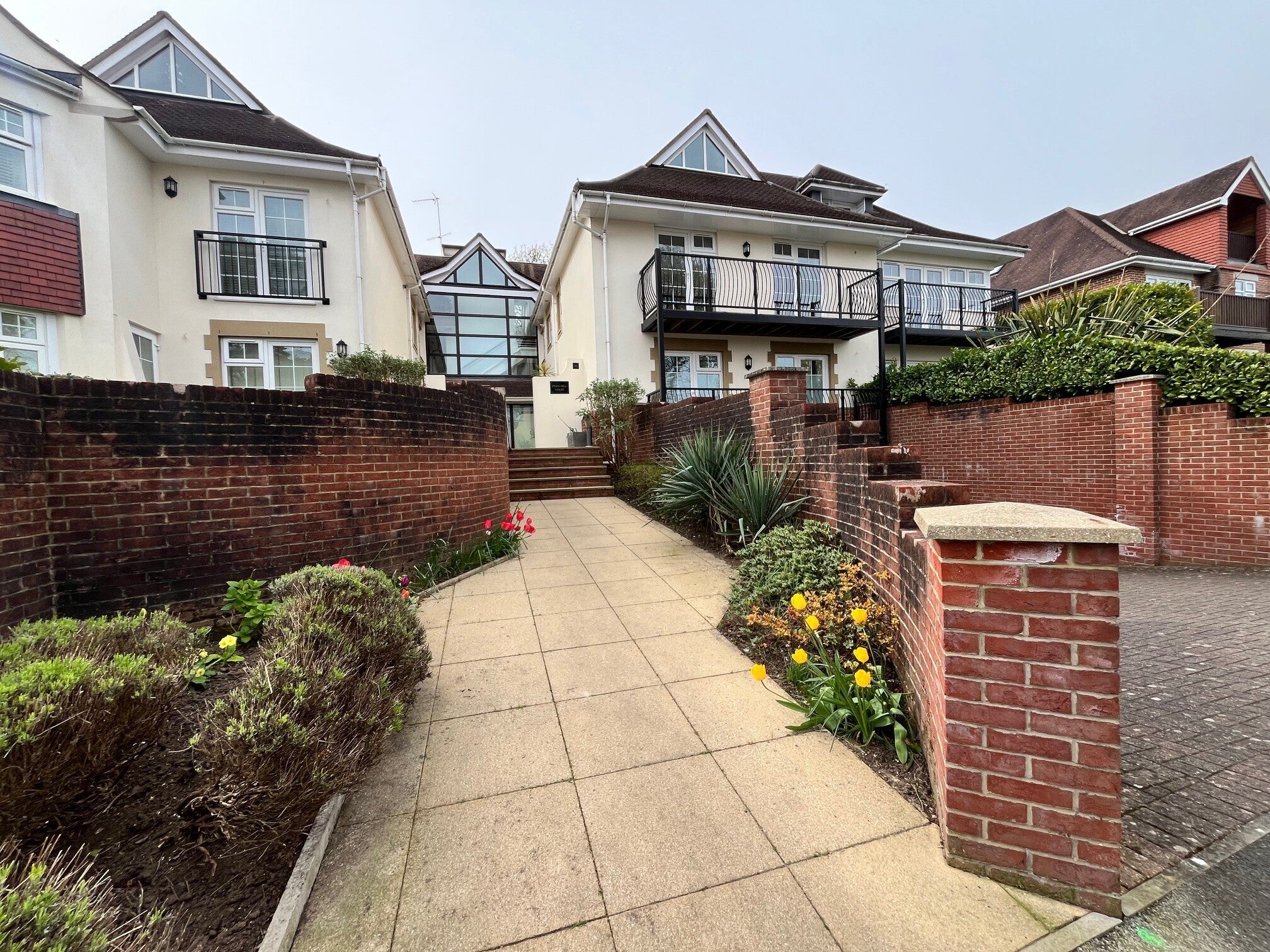 Flat Penn Hill Avenue in Poole