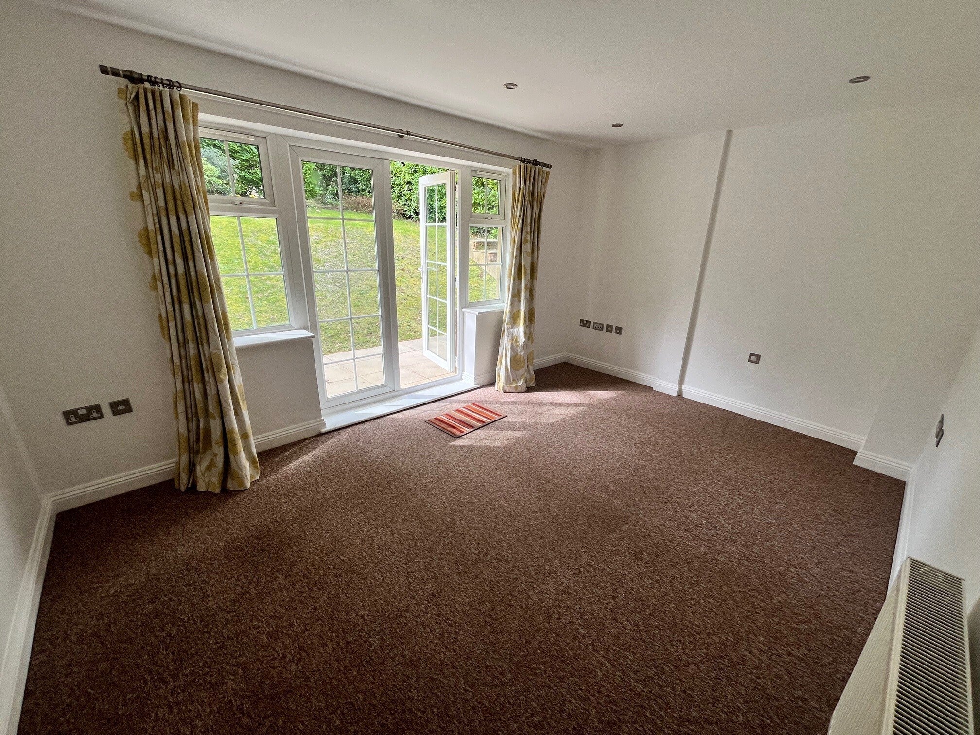 Flat Penn Hill Avenue in Poole