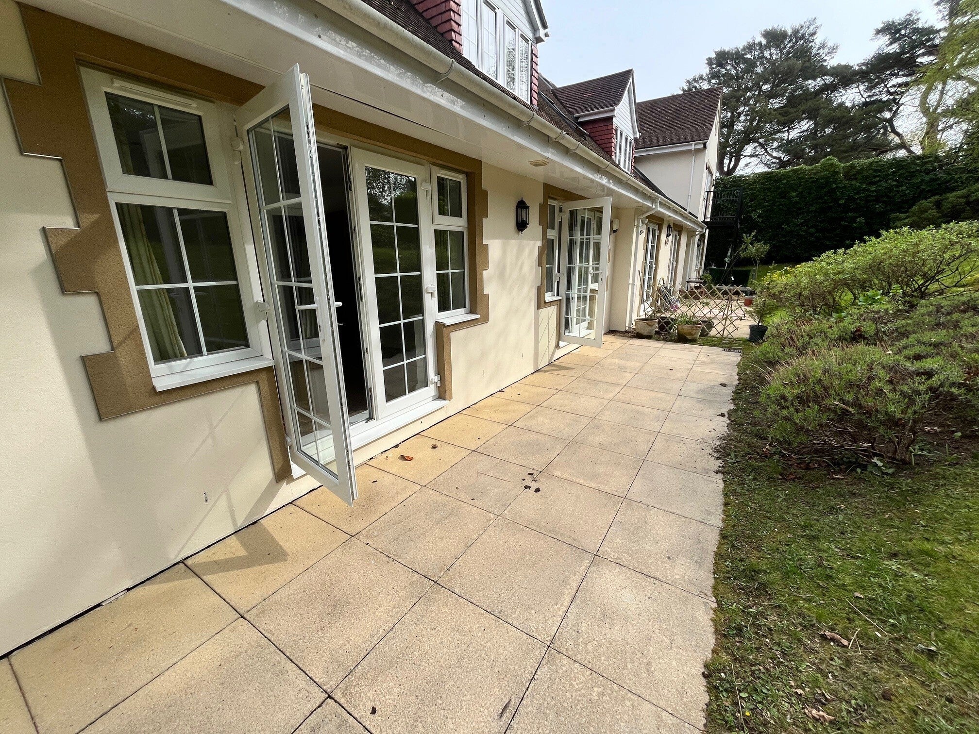 Flat Penn Hill Avenue in Poole