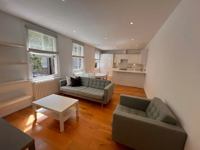 Flat Cambridge Terrace Mews in Greater London