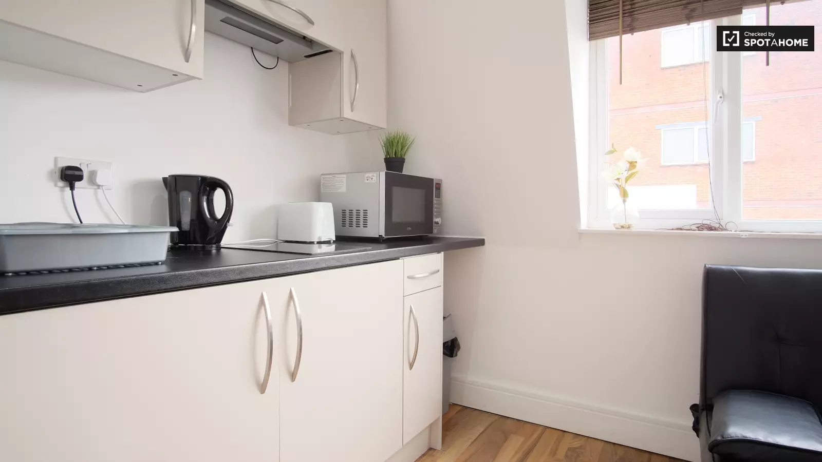Flat Catlin Street in Greater London