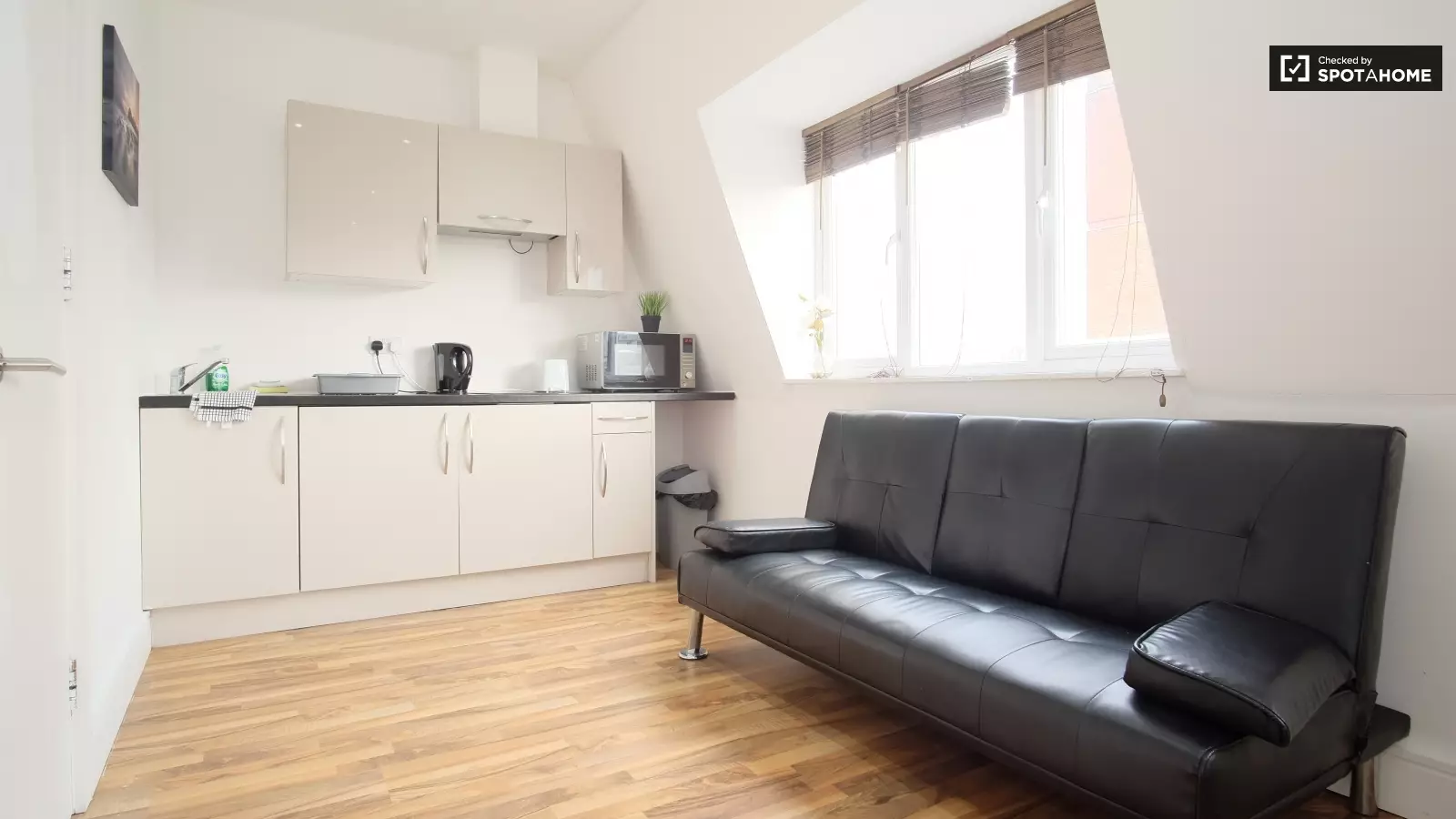 Flat Catlin Street in Greater London