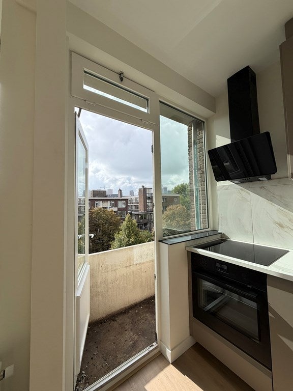 Appartement te huur: Admiraal de Ruyterweg 45E, Rotterdam
