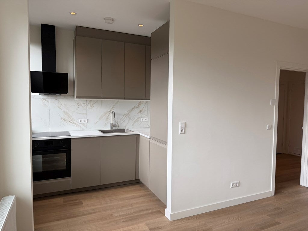 Appartement te huur: Admiraal de Ruyterweg 45E, Rotterdam