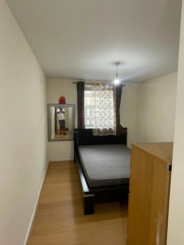 Flat Centreway Apartments in Greater London