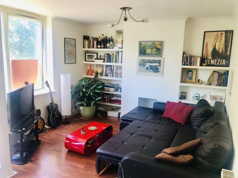 Room Atwater Close in Greater London