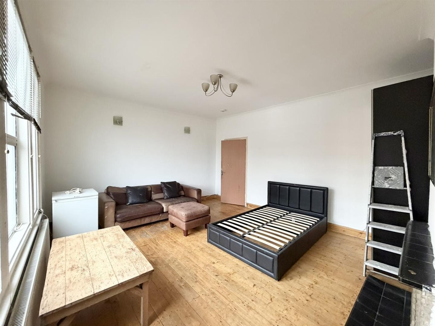 Room College Road in Greater London