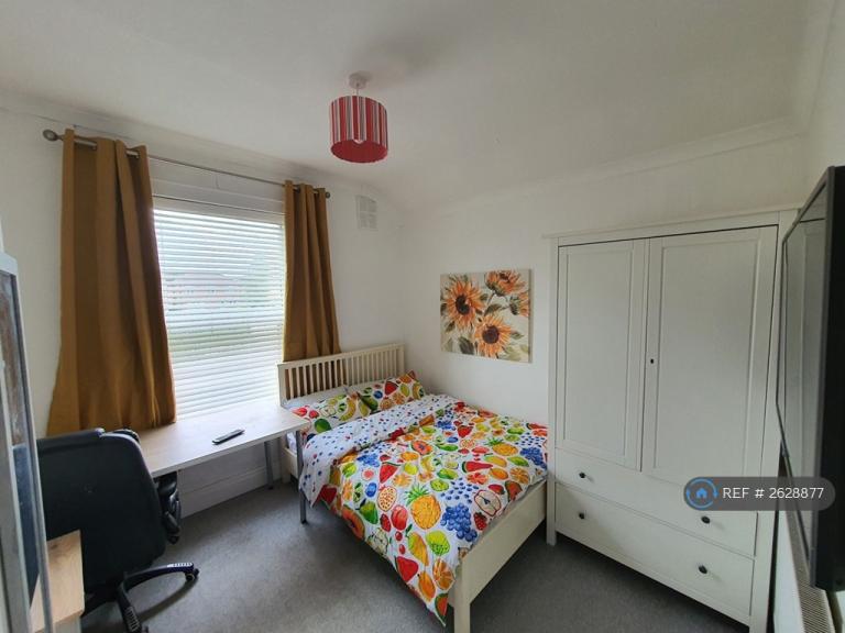 Room Falmouth Street in Hull