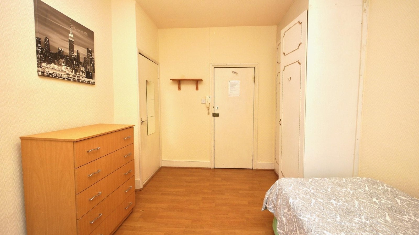 Room Sylvan Grove in Greater London