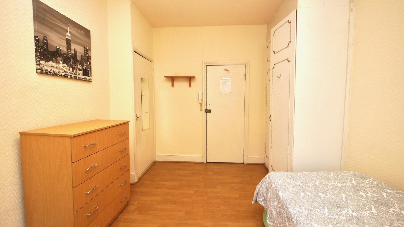 Room Sylvan Grove in Greater London
