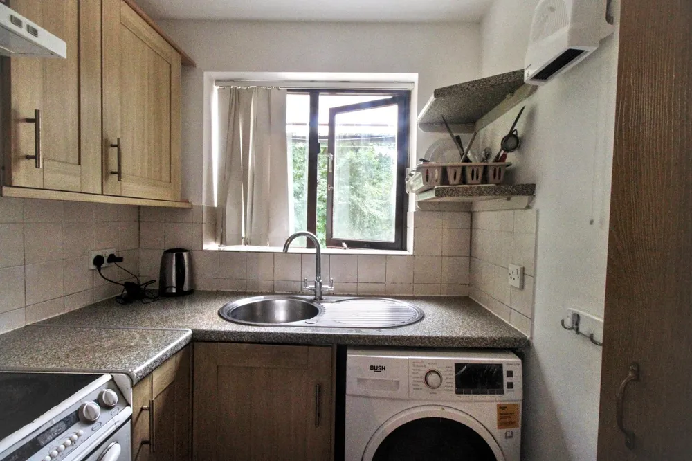 Flat Hilders Farm Close in Wealden