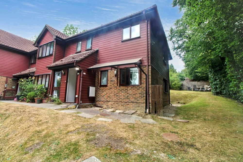 Flat Hilders Farm Close in Wealden