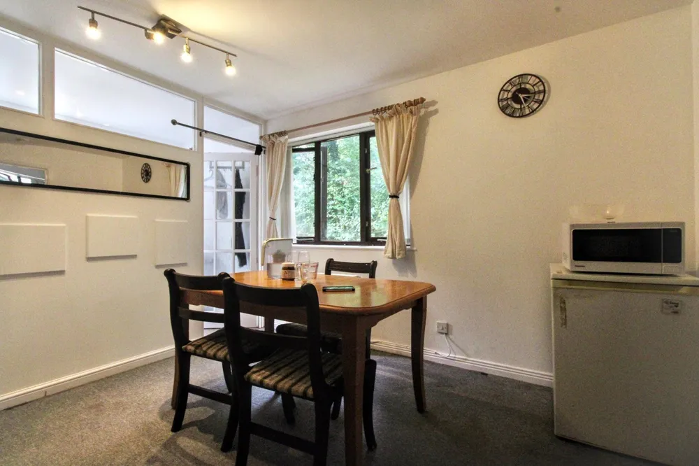 Flat Hilders Farm Close in Wealden