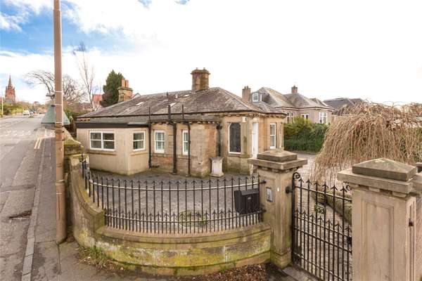 House Craiglockhart Avenue in City of Edinburgh