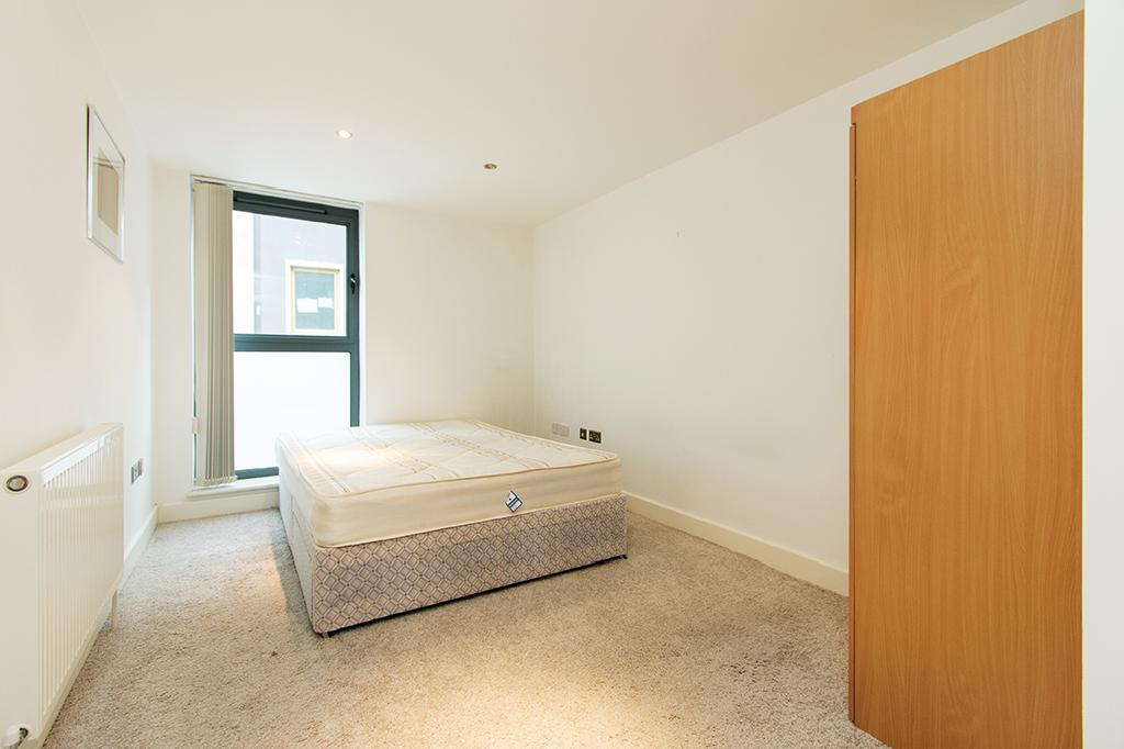Flat Bastwick Street in Greater London