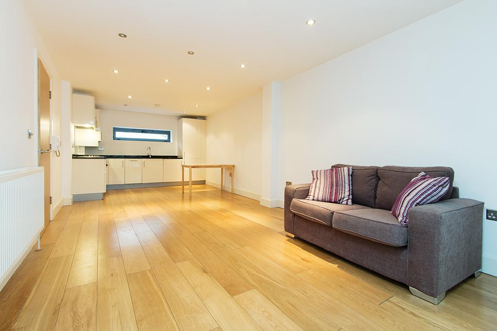 Flat Bastwick Street in Greater London
