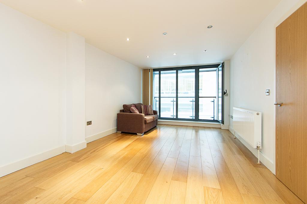 Flat Bastwick Street in Greater London
