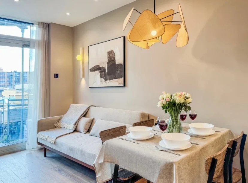 Room Gerry Raffles Square in Greater London