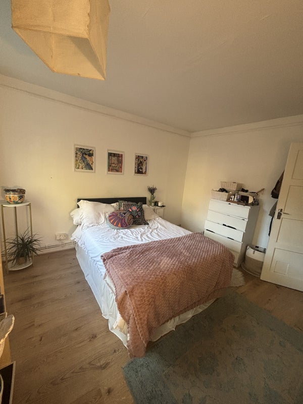 Room New End Square in Greater London