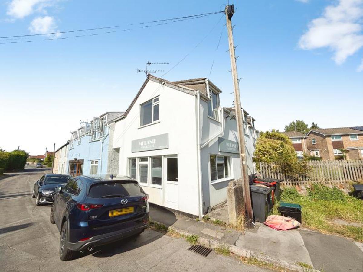 Flat High Street in Claverham