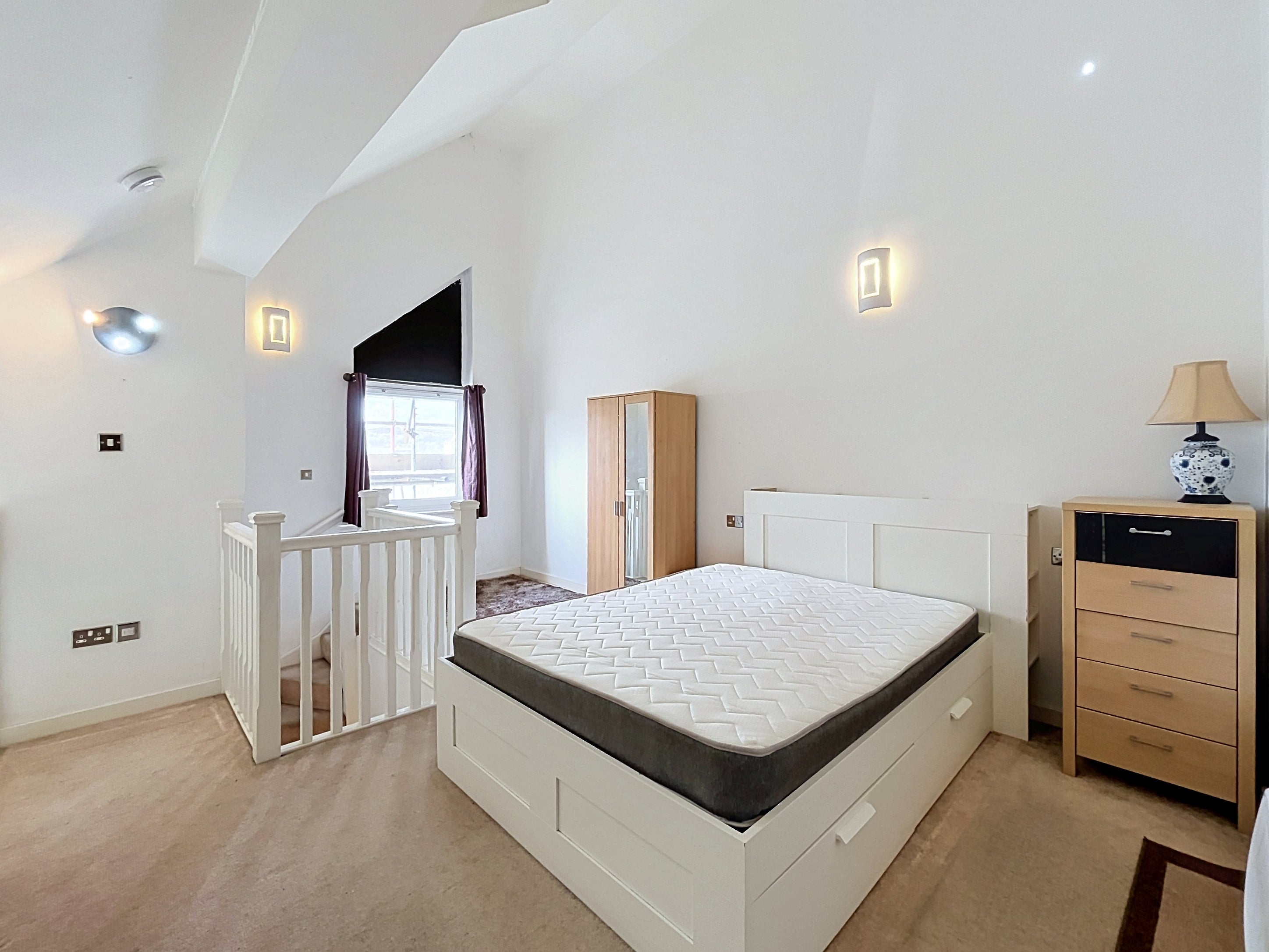 Flat Phoebe Road in Swansea