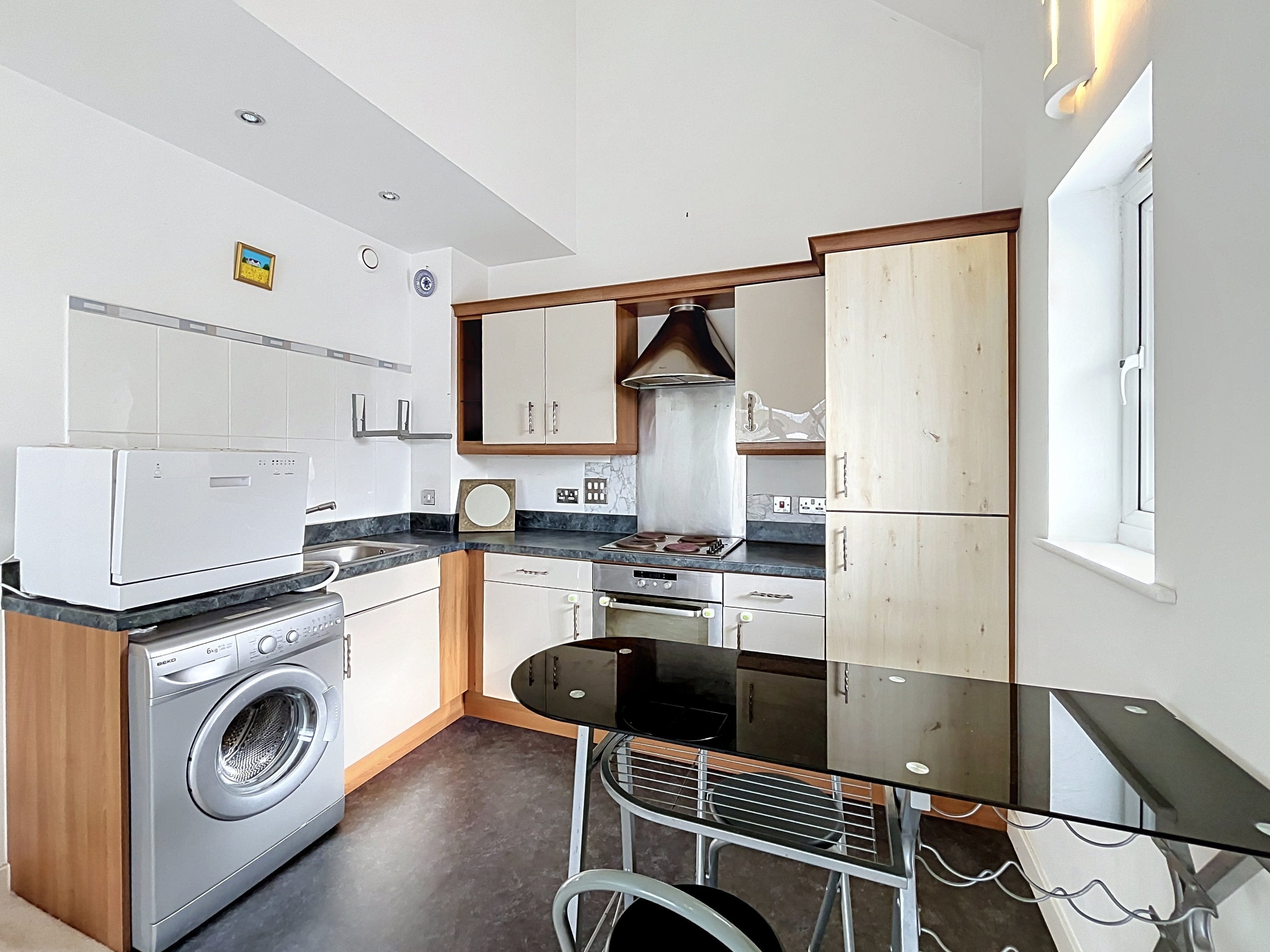 Flat Phoebe Road in Swansea