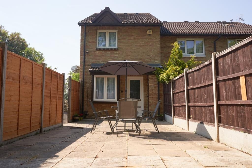 House Haldane Road in Greater London