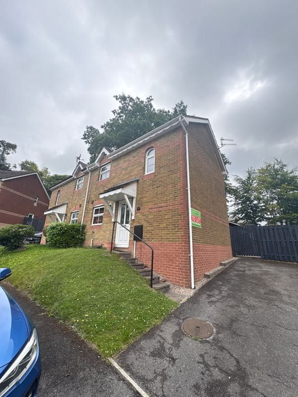 House Rawlinson Terrace in Tredegar