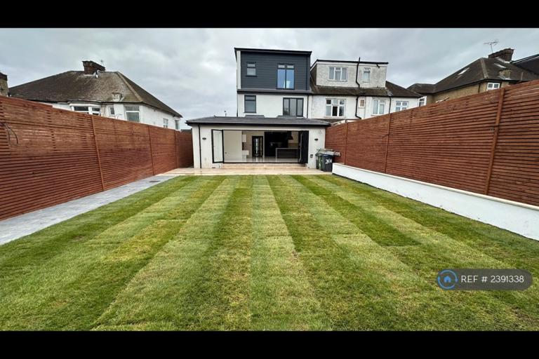 House Tolworth Rise North in Greater London