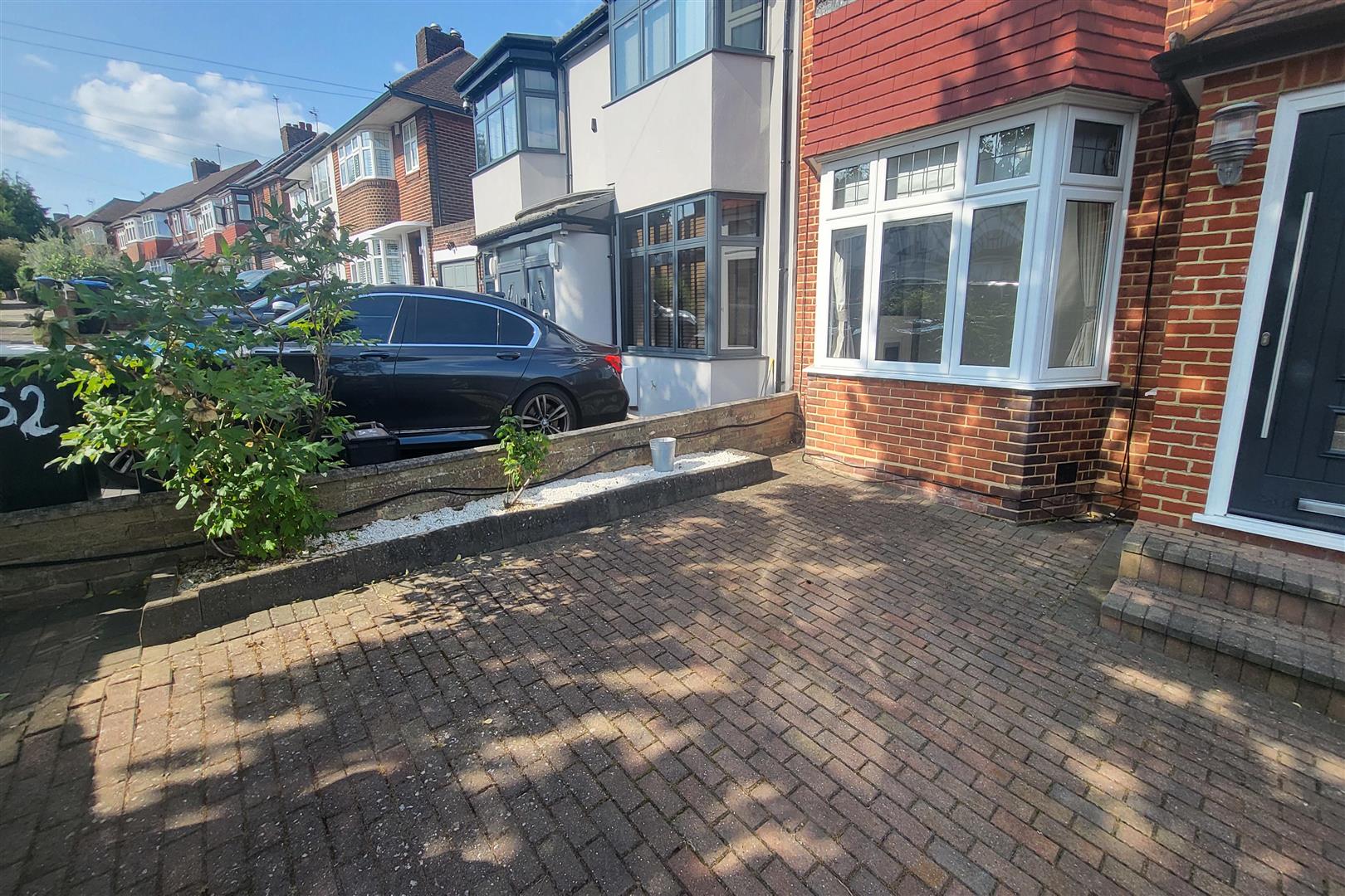 House Lonsdale Drive in Greater London