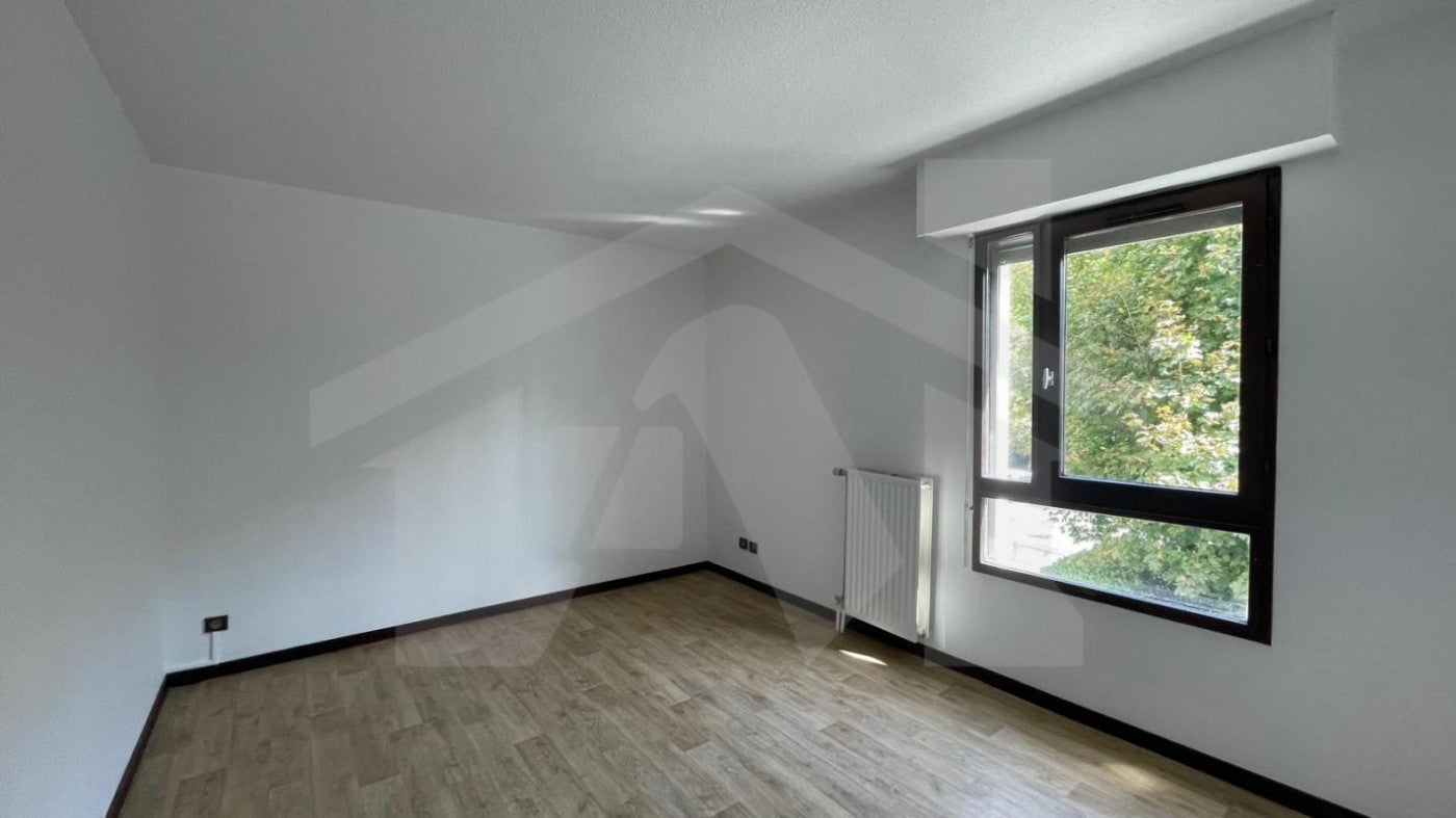 Flat Avenue Jean Perrot in Grenoble
