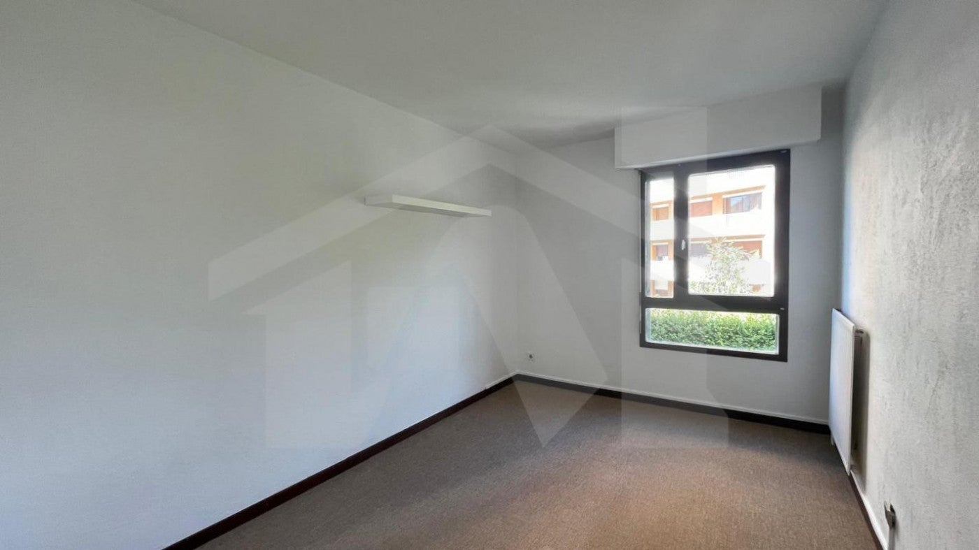 Flat Avenue Jean Perrot in Grenoble