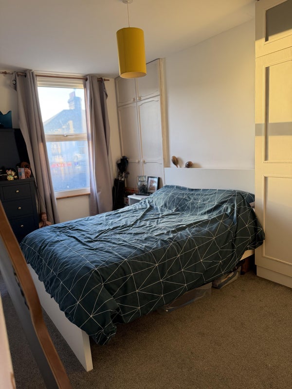 Room Dryden Road in Greater London