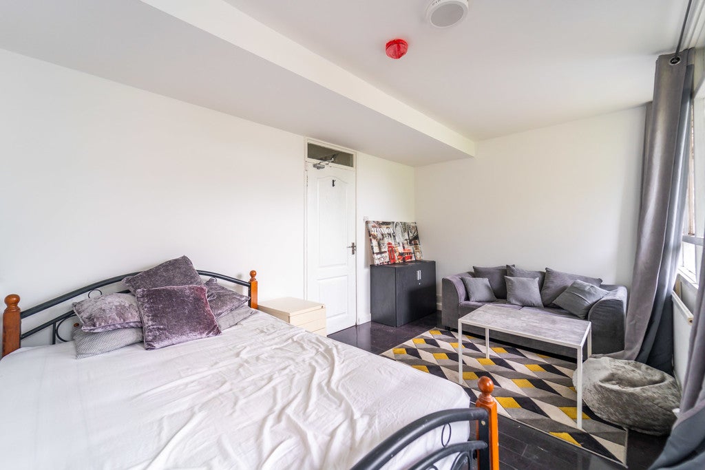 Flat Carlton Vale in City of Westminster