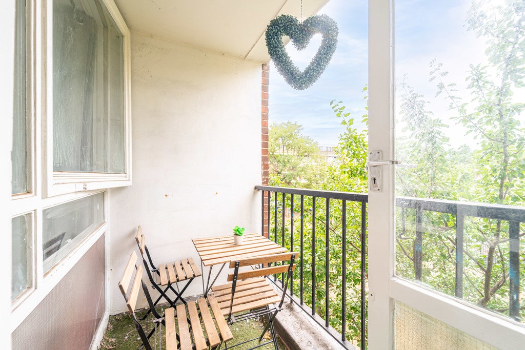 Flat Carlton Vale in City of Westminster
