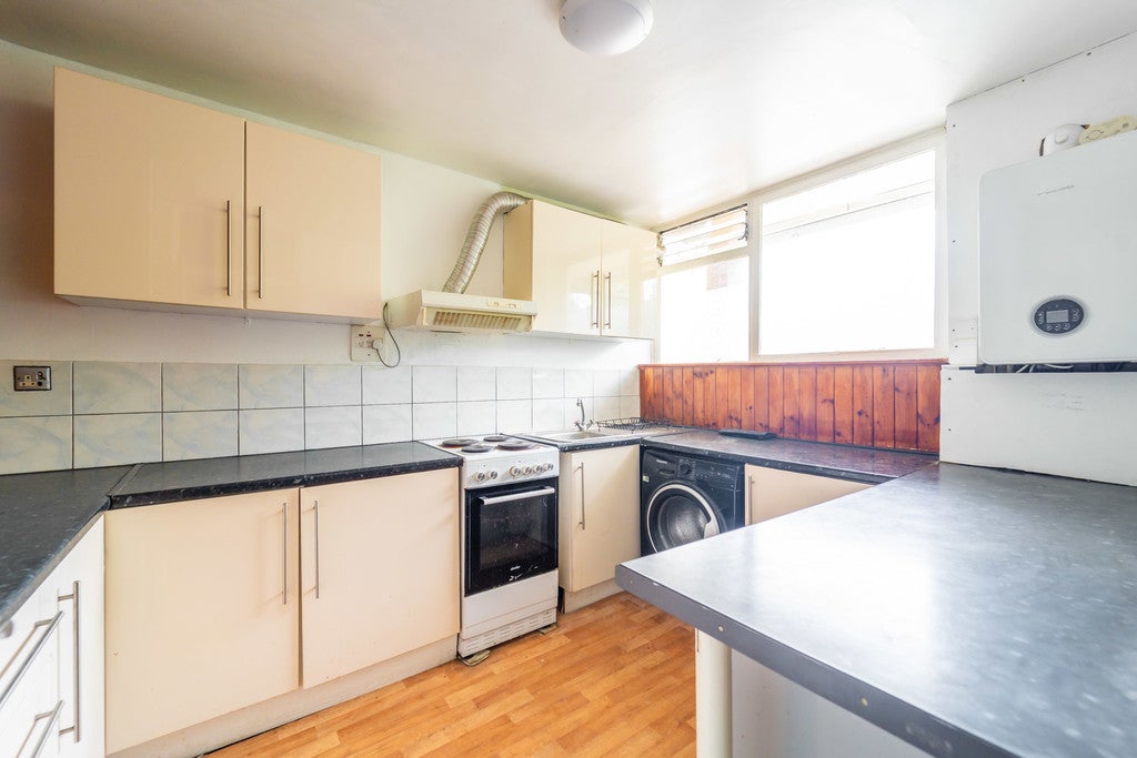 Flat Carlton Vale in City of Westminster